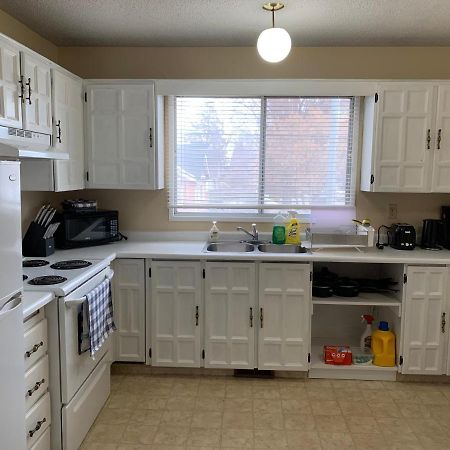 Mt Pleasant Nw 2 Bedrooms 500 YYC Eksteriør billede