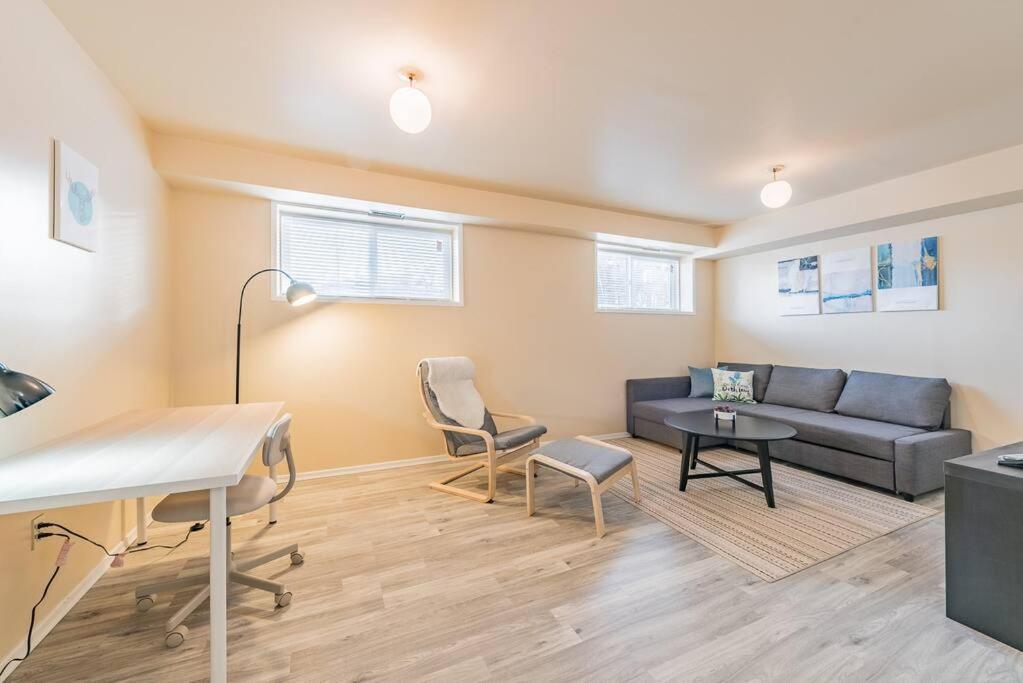 Mt Pleasant Nw 2 Bedrooms 500 YYC Eksteriør billede