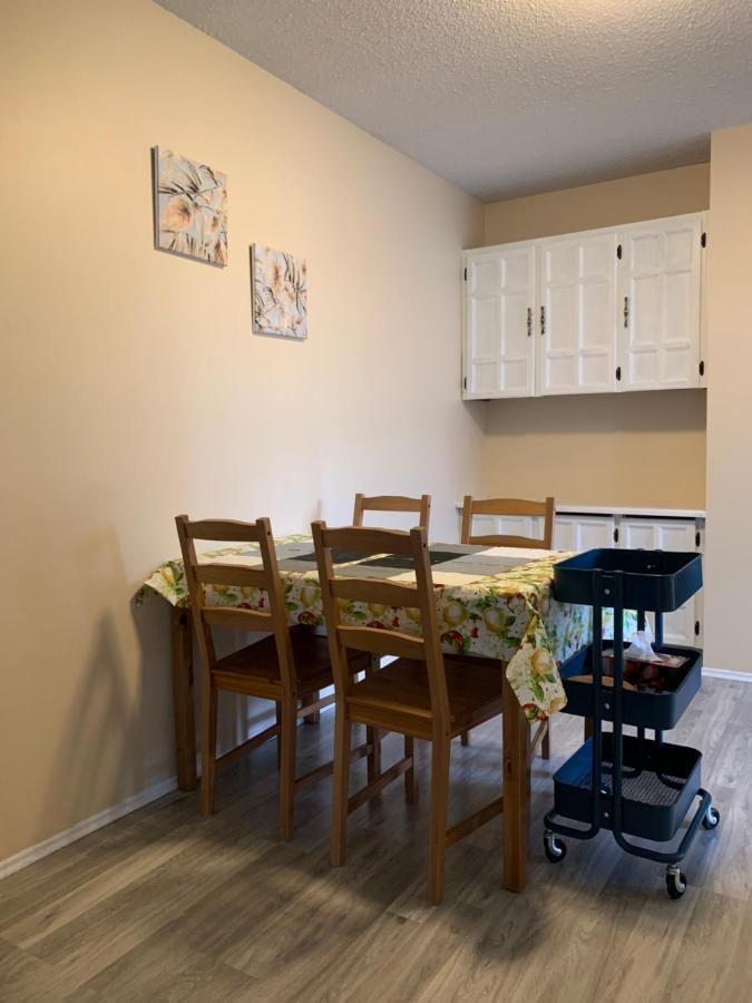 Mt Pleasant Nw 2 Bedrooms 500 YYC Eksteriør billede